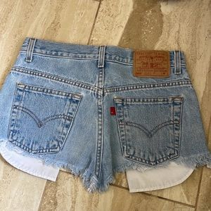 Levis Vintage 505 Cutoff Booty Shorts Light Wash Denim Raw Hem Jean Shorts 29”